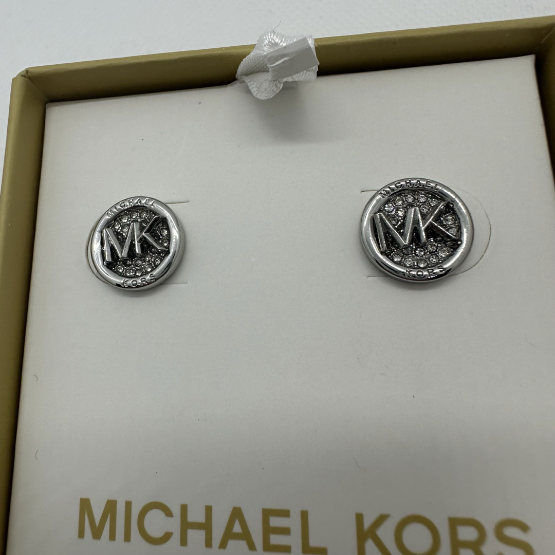 Michael Kors(マイケルコース)の【USA輸入】マイケルコース　ピアス　シルバー　アクセサリー　MK イヤリング レディースのアクセサリー(ピアス)の商品写真