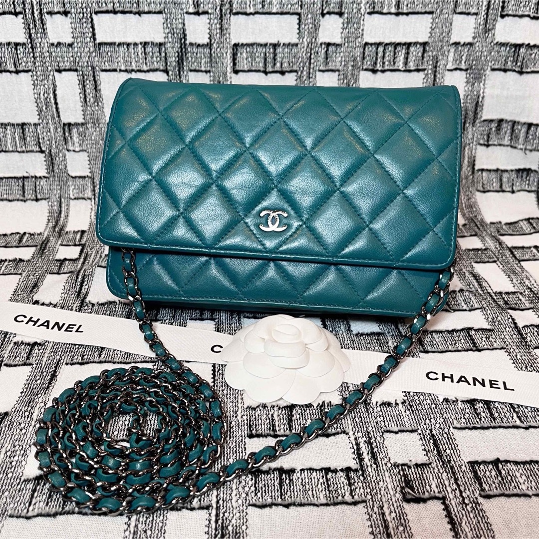 CHANEL(シャネル)のCHANEL  チェーンウォレット　ラムスキン　グリーン メンズのファッション小物(ウォレットチェーン)の商品写真