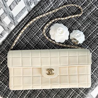 シャネル(CHANEL)のCHANEL  チョコバー　チェーンショルダーバッグ　アイボリー(ショルダーバッグ)