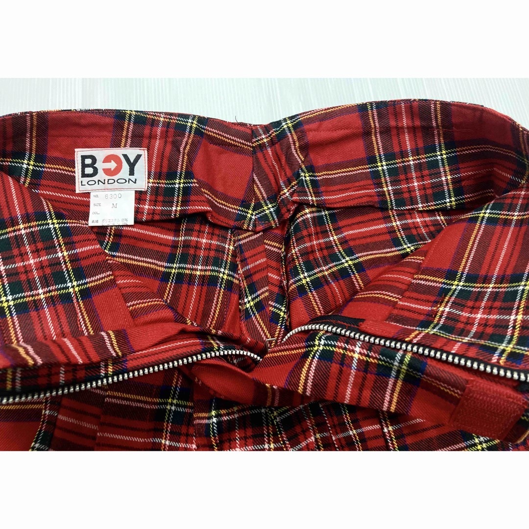 Boy London(ボーイロンドン)の【美品】BOY LONDON タータンチェック スカート付きボンテージパンツ 赤 メンズのパンツ(その他)の商品写真