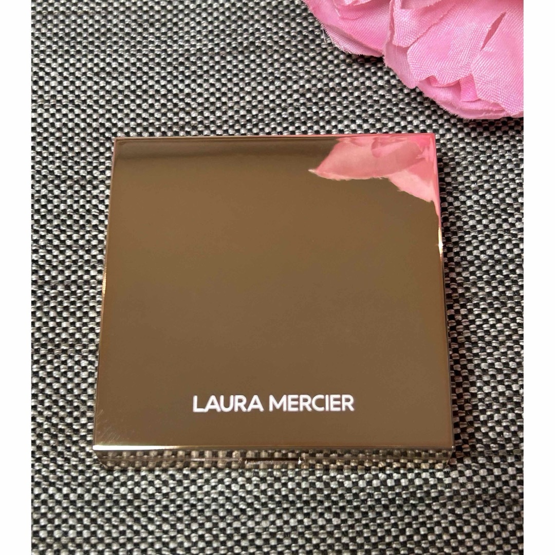 laura mercier(ローラメルシエ)の新品❗️現行品 ローラメルシエ ブラッシュカラー インフュージョン R1  コスメ/美容のベースメイク/化粧品(フェイスカラー)の商品写真