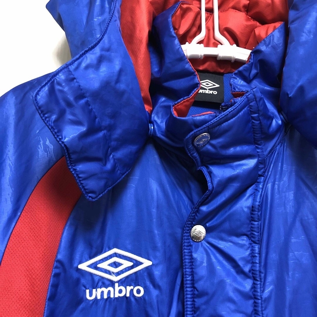 UMBRO(アンブロ)のumbro  ベンチコート 150 スポーツ/アウトドアのサッカー/フットサル(ウェア)の商品写真