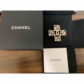 シャネル(CHANEL)のシャネル　クロスブローチ(ブローチ/コサージュ)