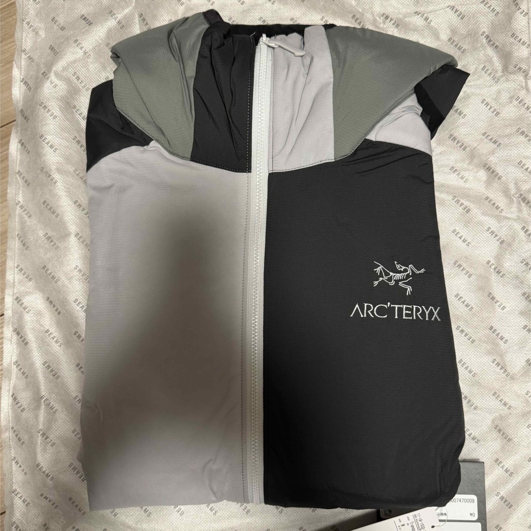 ARC'TERYX(アークテリクス)の新品 arcteryx beams atom hoody Mサイズ メンズのジャケット/アウター(ダウンジャケット)の商品写真