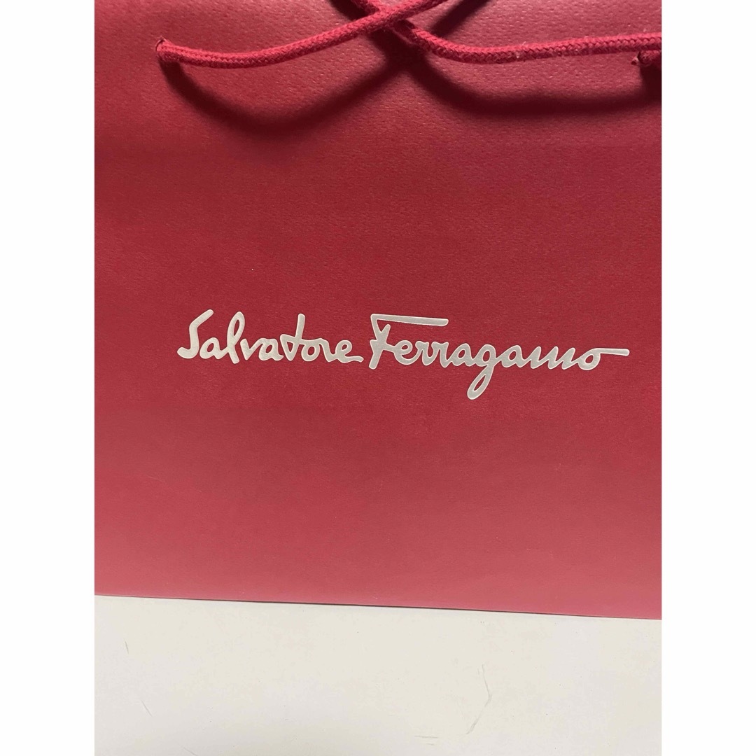 Salvatore Ferragamo(サルヴァトーレフェラガモ)のサルバトーレフェラガモ　ショップ袋　送料無料 レディースのバッグ(ショップ袋)の商品写真