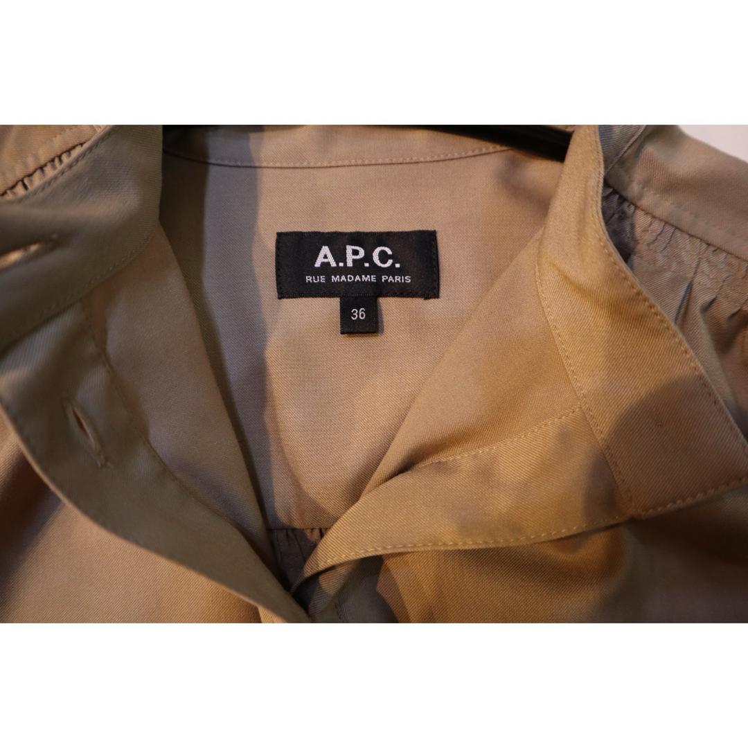 A.P.C(アーペーセー)のA.P.C. アーペーセー  シャツワンピース ベージュ 36サイズ レディースのワンピース(ひざ丈ワンピース)の商品写真