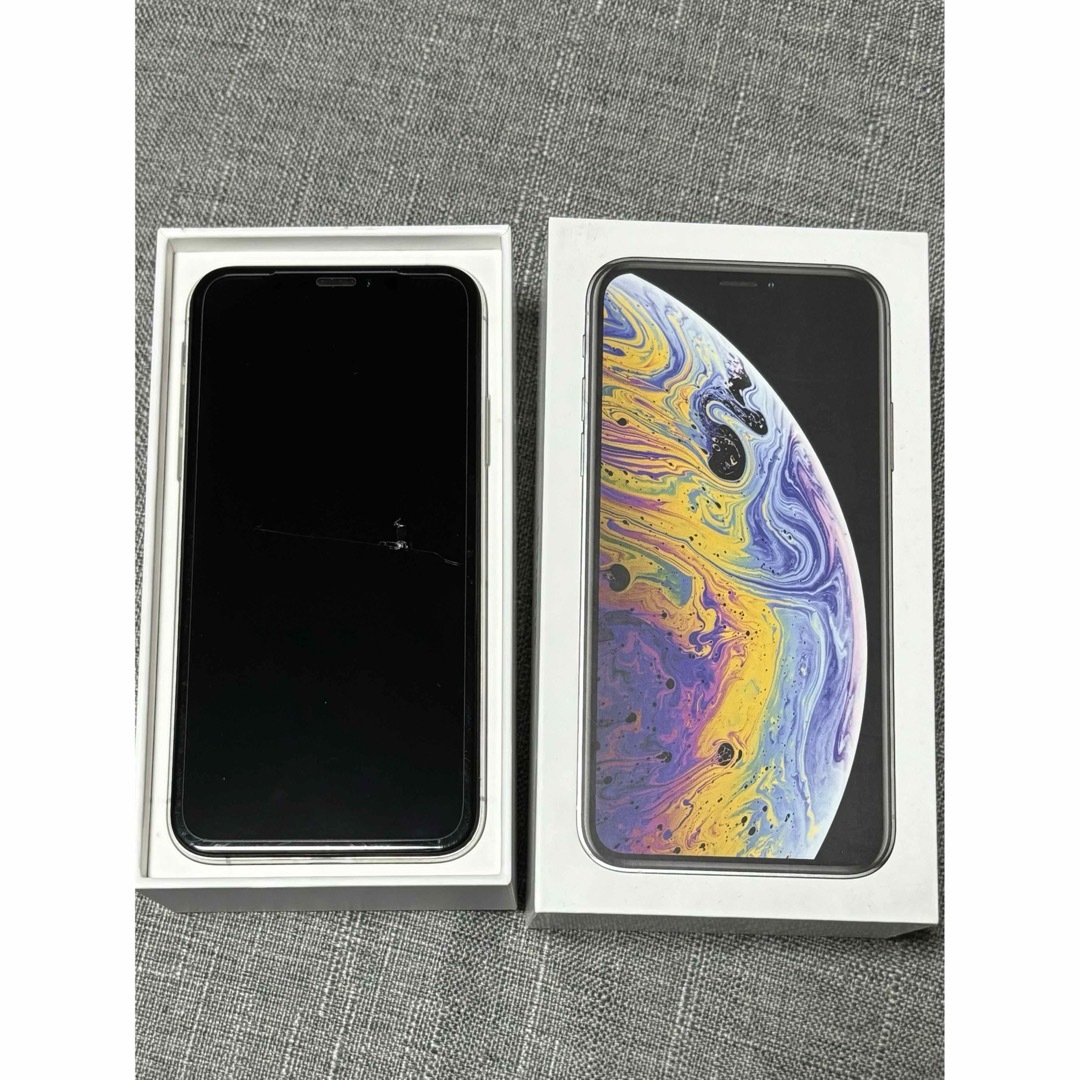 iPhone(アイフォーン)のiPhoneXs 64GB シルバー スマホ/家電/カメラのスマートフォン/携帯電話(スマートフォン本体)の商品写真