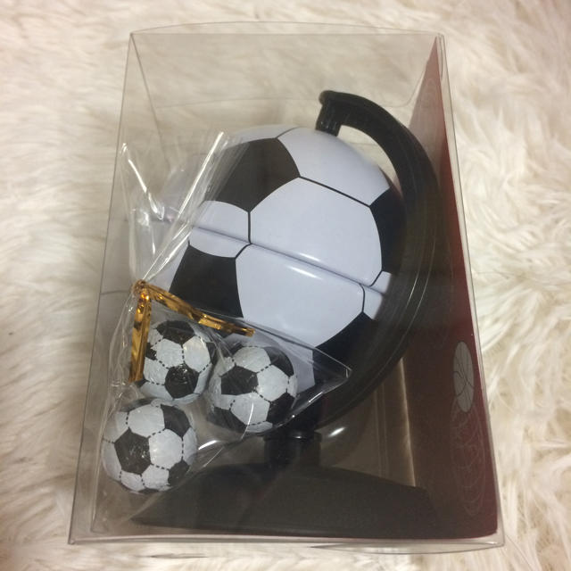サッカーボール 貯金箱 チョコ付き 新品未開封 ラッピング済みの サッカーボール 貯金箱 チョコ付き 新品未開封 ラッピング済みの