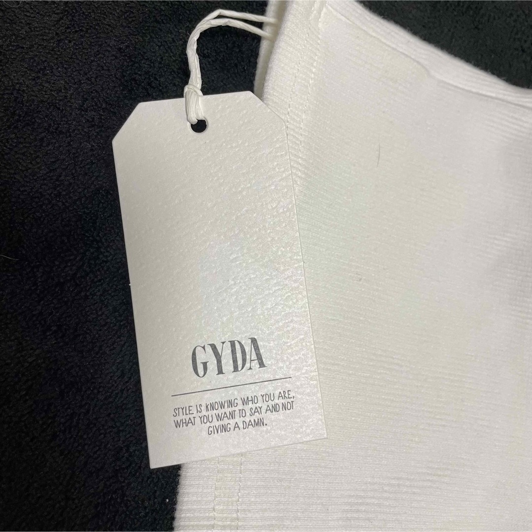 GYDA(ジェイダ)のGYDA ジェイダ　リブベアビスチェ　ホワイト レディースのトップス(ベアトップ/チューブトップ)の商品写真