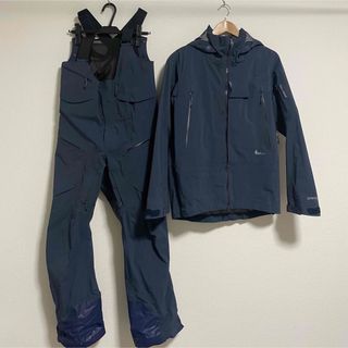 エーケーヨンゴーナナ(AK457)の【上下セット】ak457 guide jkt hitop bib pants(ウエア/装備)