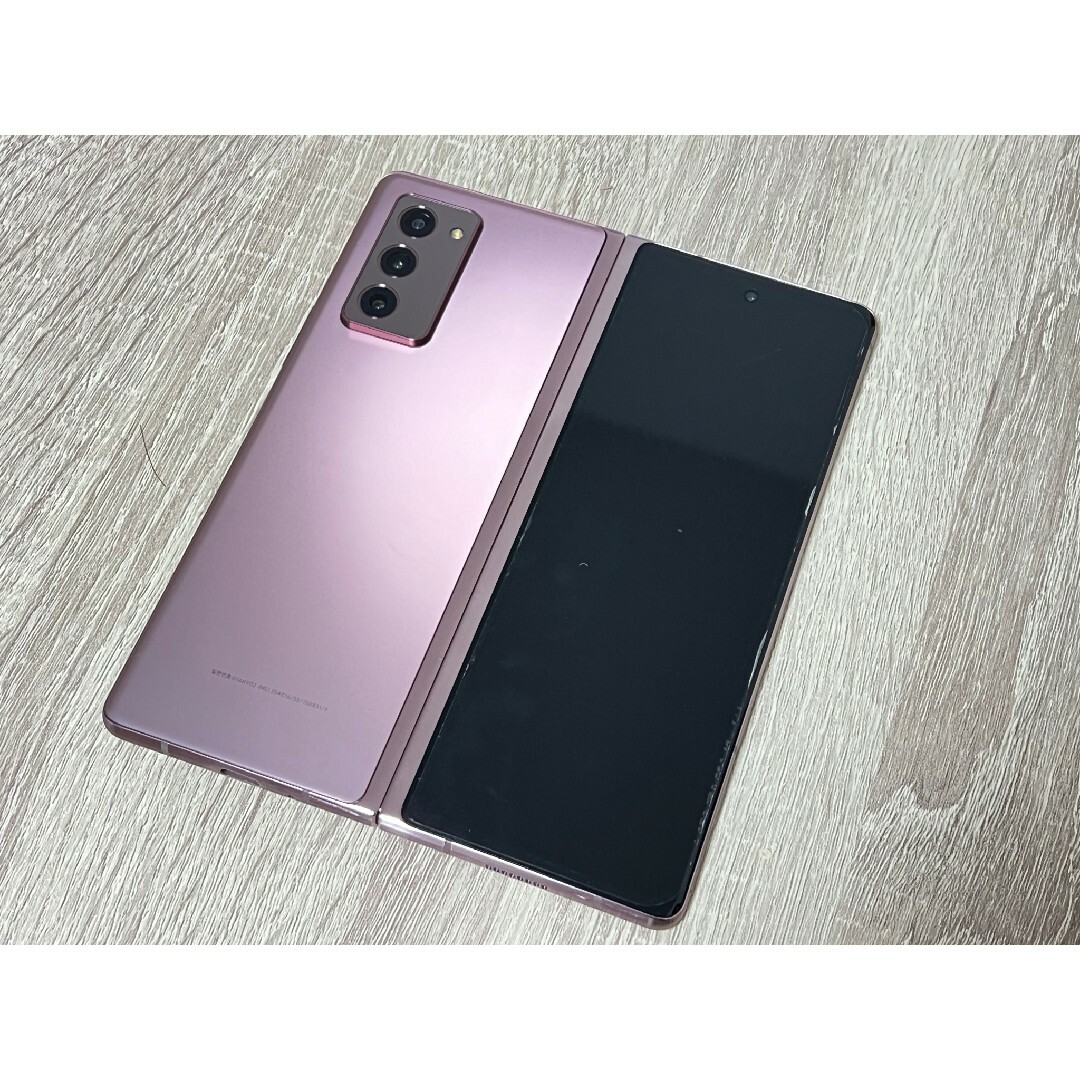 SAMSUNG(サムスン)のSAMSUNG Galaxy Z Fold2 Single-SIM 海外版 中古 スマホ/家電/カメラのスマートフォン/携帯電話(スマートフォン本体)の商品写真