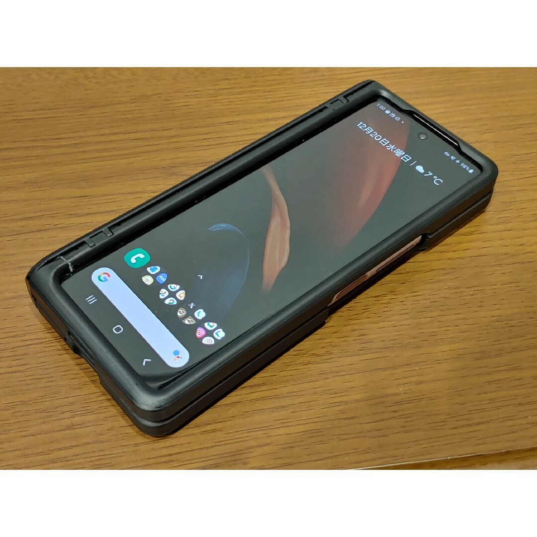 SAMSUNG(サムスン)のSAMSUNG Galaxy Z Fold2 Single-SIM 海外版 中古 スマホ/家電/カメラのスマートフォン/携帯電話(スマートフォン本体)の商品写真