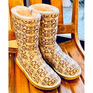 アグ(UGG)の超激レア✨ビンテージ✨24cm✨超美品✨ファブリック✨ロゴ総刺繍✨ムートンブーツ(ブーツ)