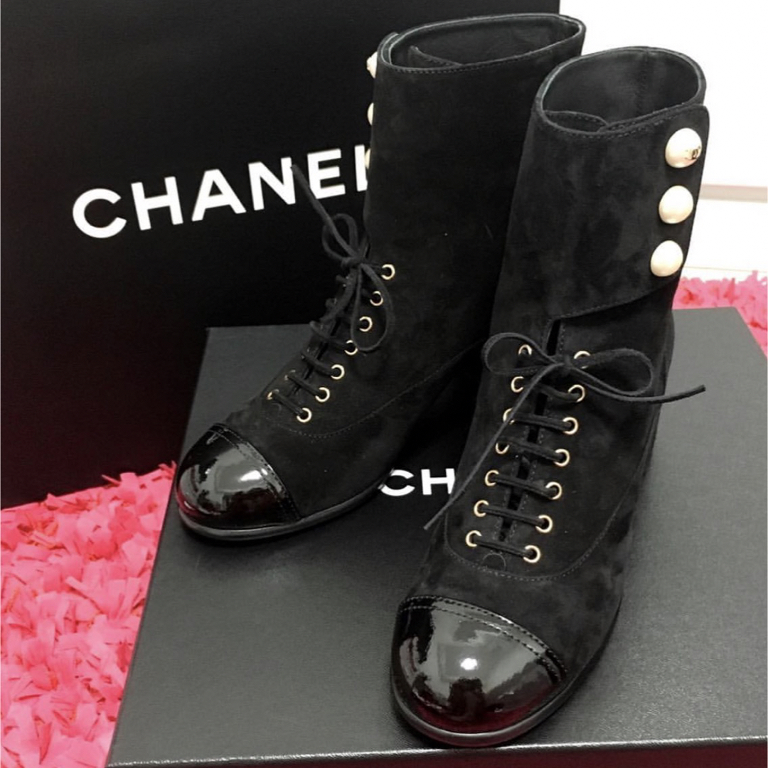 CHANEL(シャネル)のCHANEL スエードブーツ  レディースの靴/シューズ(ブーツ)の商品写真