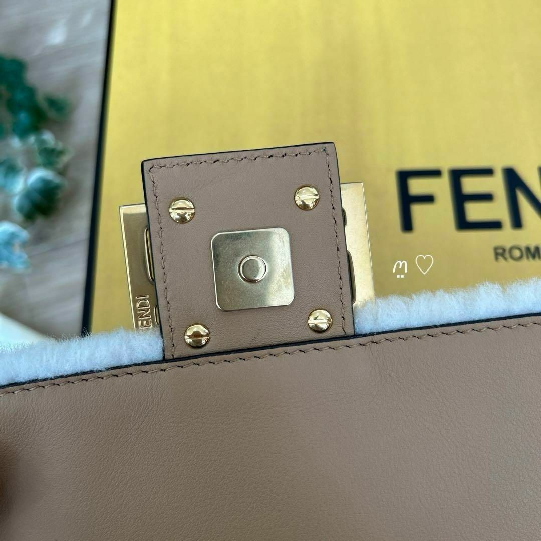 FENDI(フェンディ)のFENDI　フェンディ　バゲットバッグ　ハンドショルダー　ムートン　ふわふわ レディースのバッグ(ショルダーバッグ)の商品写真