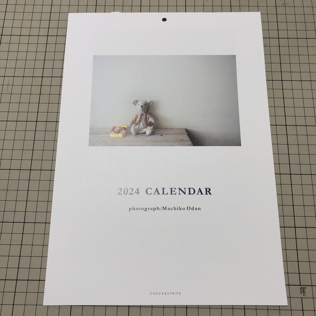 チェック&ストラップ　2024カレンダー&ダイアリー インテリア/住まい/日用品の文房具(カレンダー/スケジュール)の商品写真