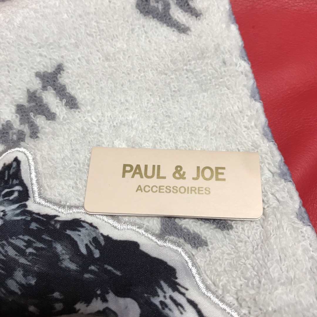 PAUL & JOE(ポールアンドジョー)のポール＆ジョー黒猫のんびりハンカチ新品 レディースのファッション小物(ハンカチ)の商品写真