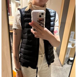 モンクレール(MONCLER)のMONCLER frill vest.🖤🪿(ダウンベスト)