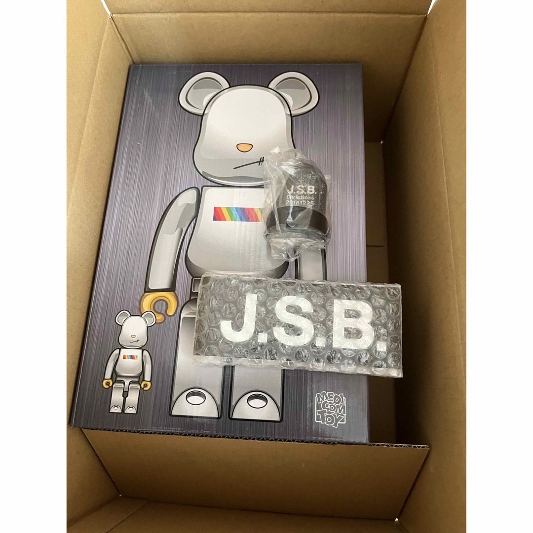 BE@RBRICK(ベアブリック)のベアブリック　JSB 未開封　スノードーム　付き エンタメ/ホビーのタレントグッズ(ミュージシャン)の商品写真