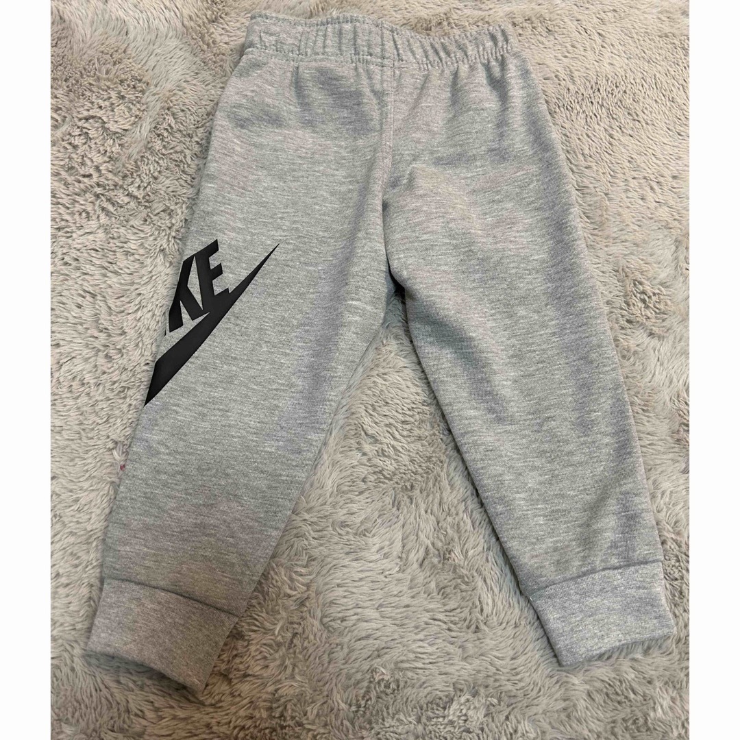 NIKE(ナイキ)のNIKIセットアップ　スエット キッズ/ベビー/マタニティのキッズ服男の子用(90cm~)(ジャケット/上着)の商品写真