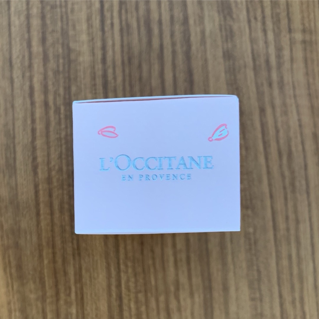 L'OCCITANE(ロクシタン)の【新品】ロクシタン チェリーブロッサム ソフトハンドクリーム 75ml　さくら コスメ/美容のボディケア(ハンドクリーム)の商品写真