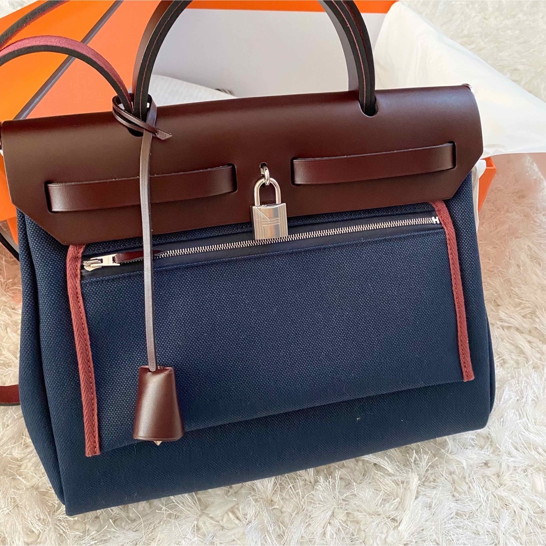 Hermes(エルメス)の★★新品未使用★HERMES エルメス エールバッグジップ31 ★★ レディースのバッグ(ハンドバッグ)の商品写真