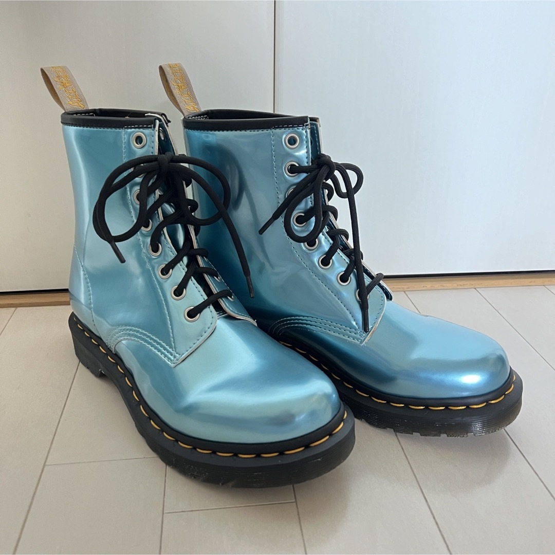 Dr.Martens(ドクターマーチン)のDr.Martens ドクターマーチン 8ホール 水色 ブルー エナメル レディースの靴/シューズ(ブーツ)の商品写真