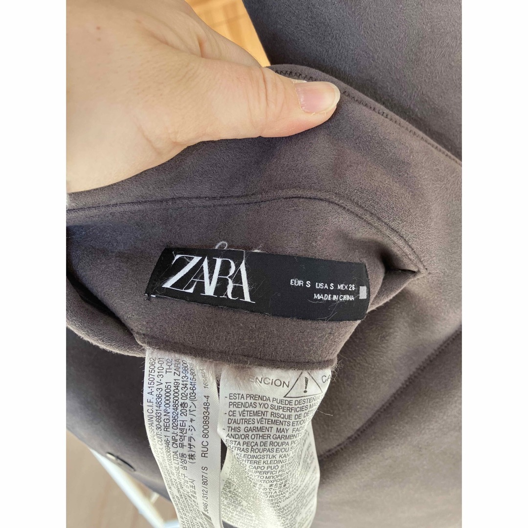 ZARA(ザラ)のZARA フェイクファー素材リバーシブルコート レディースのジャケット/アウター(毛皮/ファーコート)の商品写真