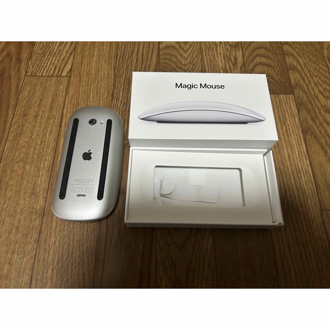 Apple(アップル)のApple Magic Mouse ホワイト　 スマホ/家電/カメラのPC/タブレット(PC周辺機器)の商品写真