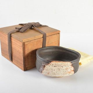 fguo様専用　人間国宝　荒川豊蔵作　瀬戸黒茶碗　共箱　M　R6676(陶芸)