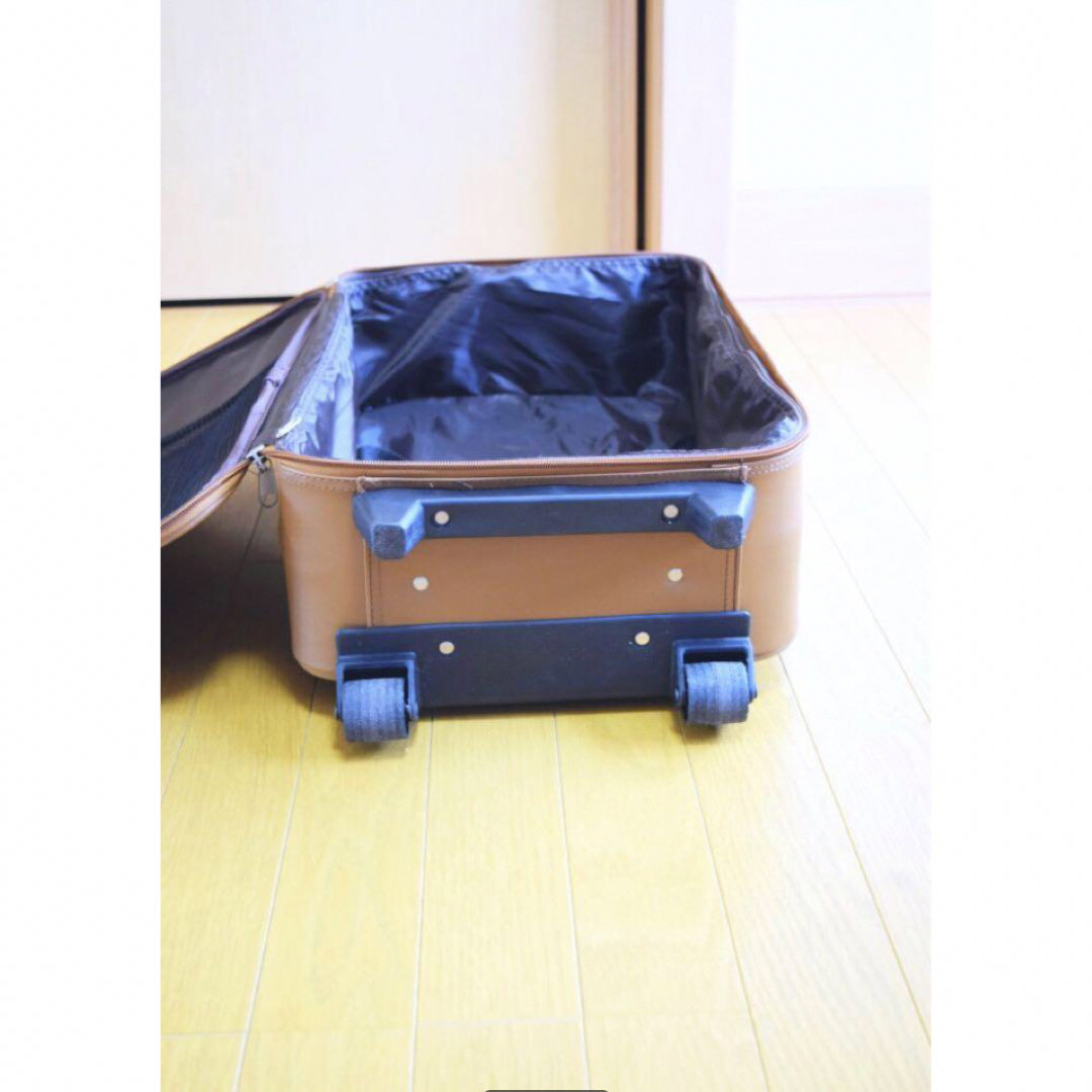 キャリーケース　機内持ち込みサイズ　キャメル レディースのバッグ(スーツケース/キャリーバッグ)の商品写真