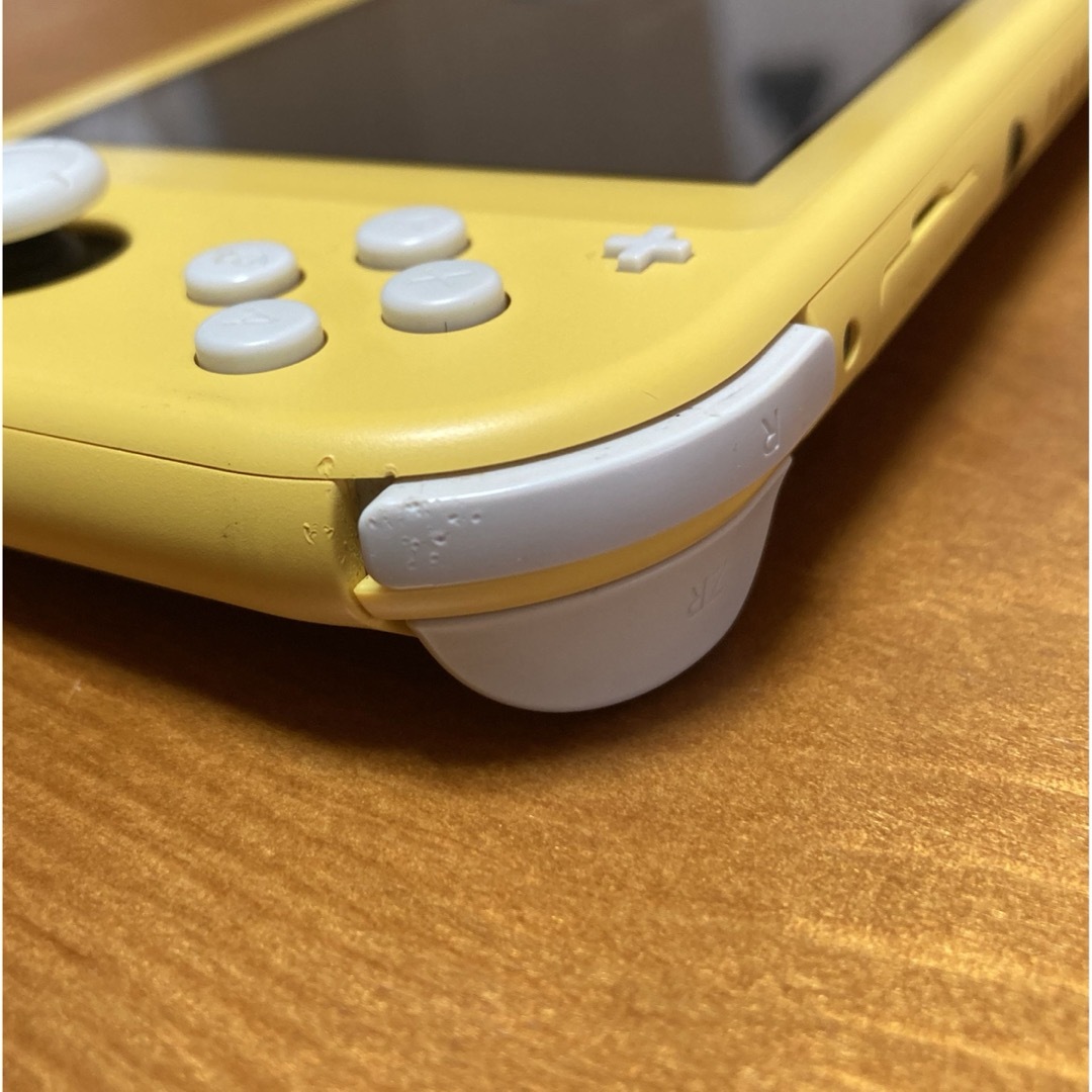 Nintendo Switch(ニンテンドースイッチ)のSwitch Lite  箱あり本体　中古品　⭐︎おまけ付き⭐︎ エンタメ/ホビーのゲームソフト/ゲーム機本体(携帯用ゲーム機本体)の商品写真