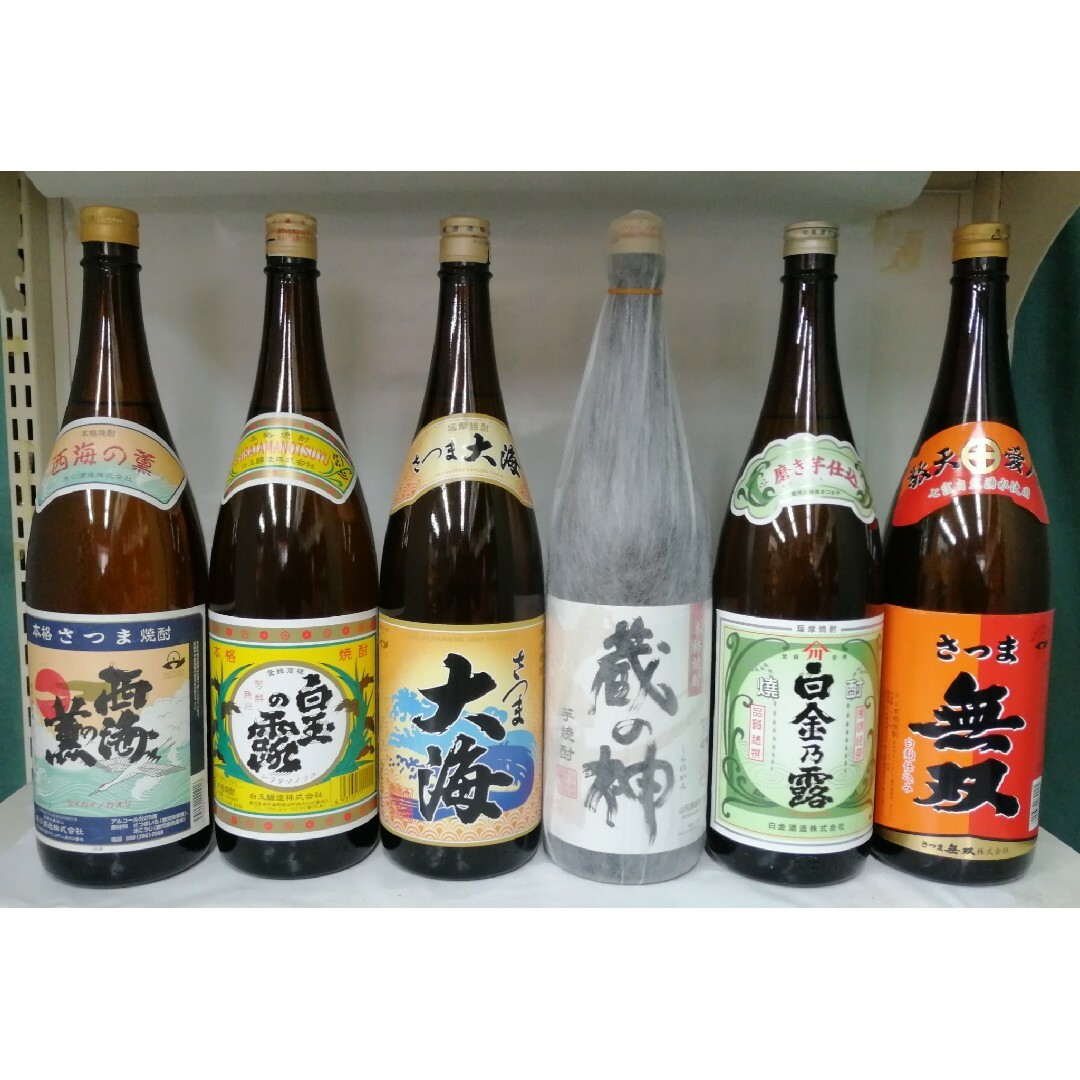 白玉の露(シラタマノツユ)の特撰 鹿児島産芋焼酎 1.8㍑×6本セット 食品/飲料/酒の酒(焼酎)の商品写真