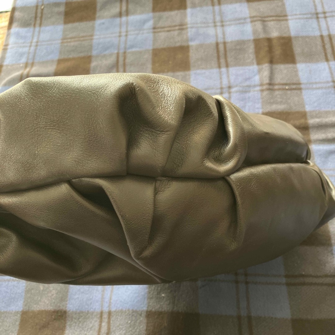 ALBERTA FERRETTI(アルベルタフェレッティ)の伊製alberta ferretti本革ワンショルダーバッグダークグレー色良品 レディースのバッグ(ショルダーバッグ)の商品写真