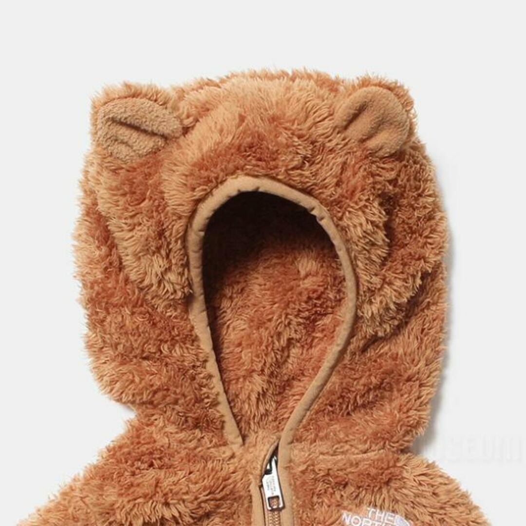 THE NORTH FACE(ザノースフェイス)の【新品未使用】 THE NORTH FACE ザ ノースフェイス キッズ ベビー フリース ワンピース くま BABY BEAR ONE PIECE NF0A7UMD 【24M（18カ月-24カ月）/ALMOND BUTTER】 キッズ/ベビー/マタニティのベビー服(~85cm)(ロンパース)の商品写真