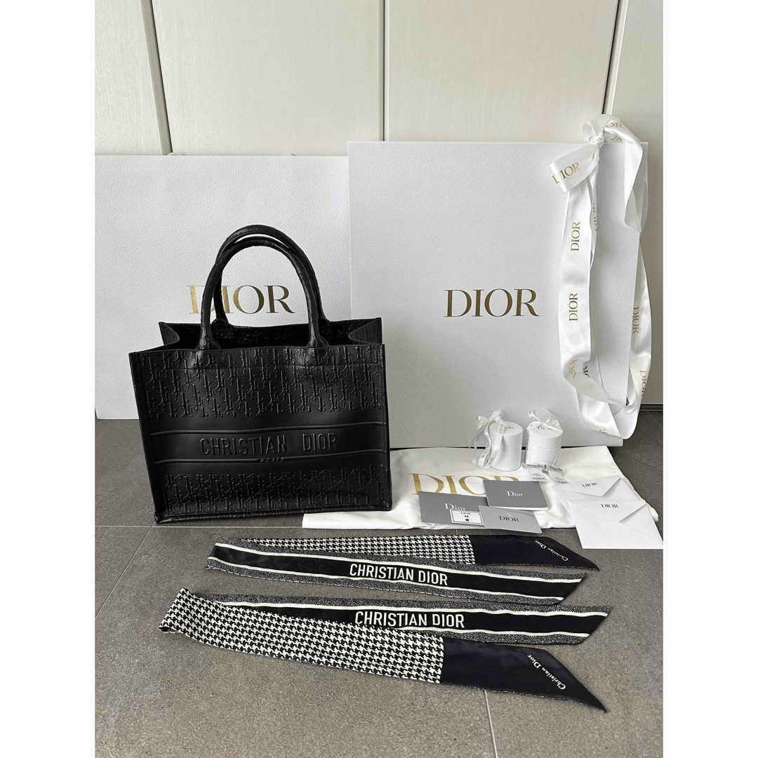 Christian Dior(クリスチャンディオール)のDIOR ブックトート完売オブリーグ　オールレザー　ミッツア付¥541600 レディースのバッグ(トートバッグ)の商品写真