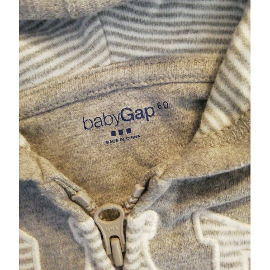 babyGAP(ベビーギャップ)のベビーギャップ　パーカー　長袖 キッズ/ベビー/マタニティのベビー服(~85cm)(ジャケット/コート)の商品写真