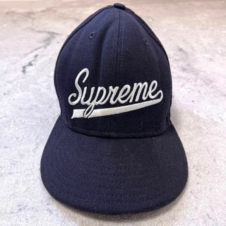 シュプリーム(Supreme)の【シュプリーム×New Era】ウール 刺繍ロゴ ベースボールキャップ ネイビー(キャップ)