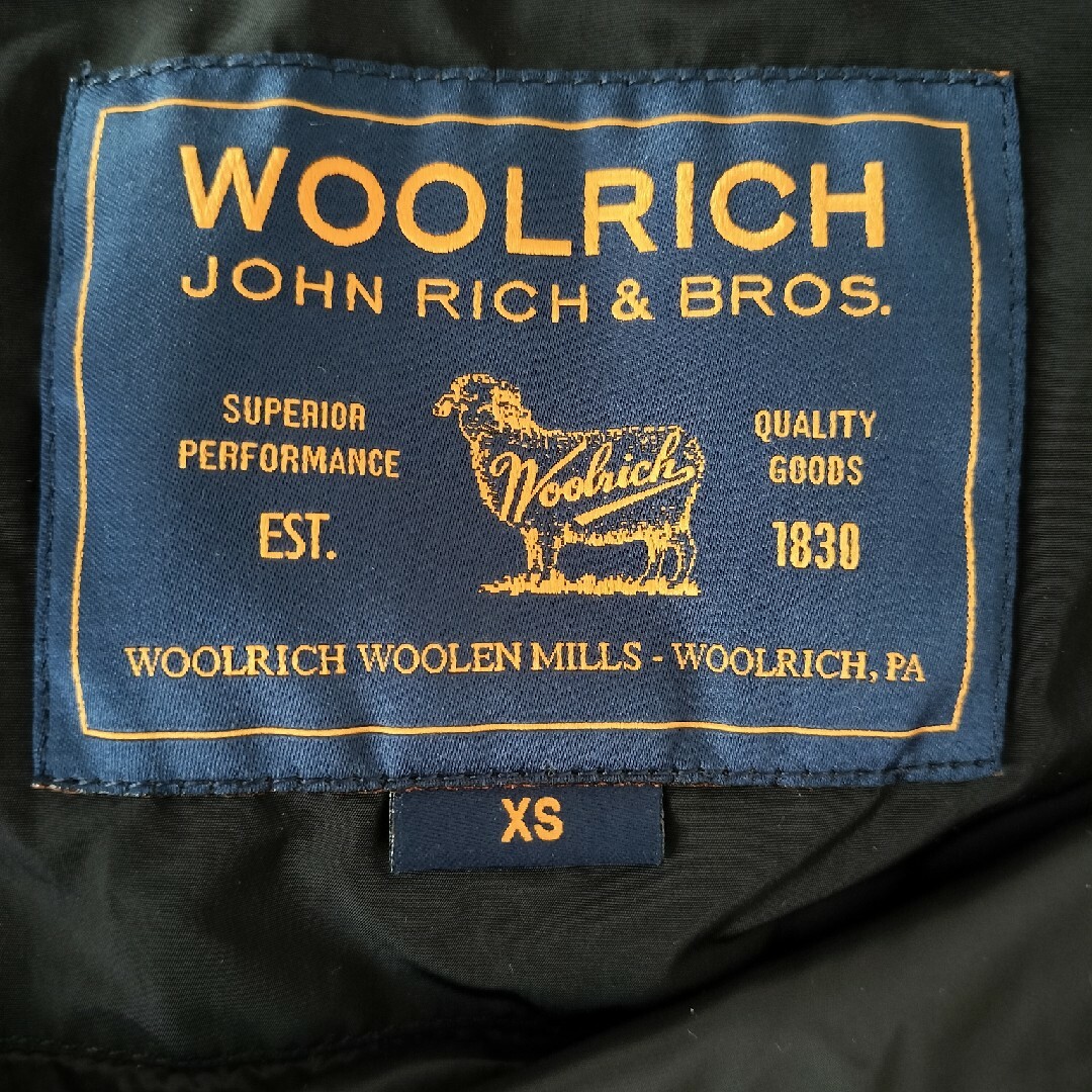 WOOLRICH(ウールリッチ)の【超美品】ウールリッチ　ダウンベスト　ファー付　ブラック レディースのジャケット/アウター(ダウンベスト)の商品写真