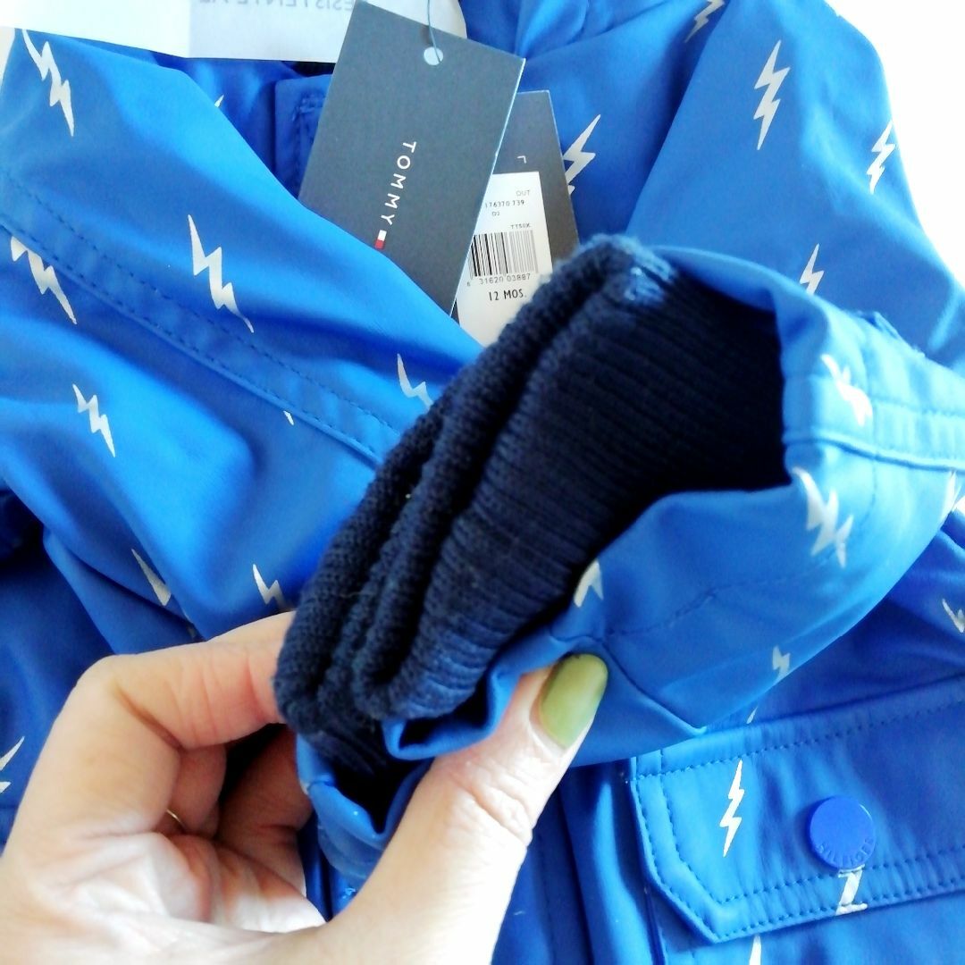 TOMMY HILFIGER(トミーヒルフィガー)の新品 タグ付きTOMMY ジャンバー パーカー ブルゾン リブ 青 ブルー 70 キッズ/ベビー/マタニティのベビー服(~85cm)(ジャケット/コート)の商品写真