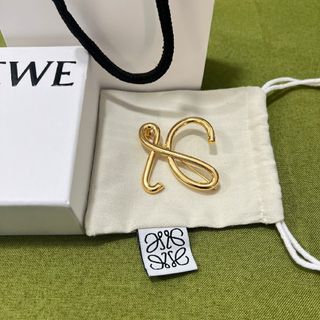 LOEWE - ロエベ アナグラムブローチ マルチカラー 4色の通販｜ラクマ