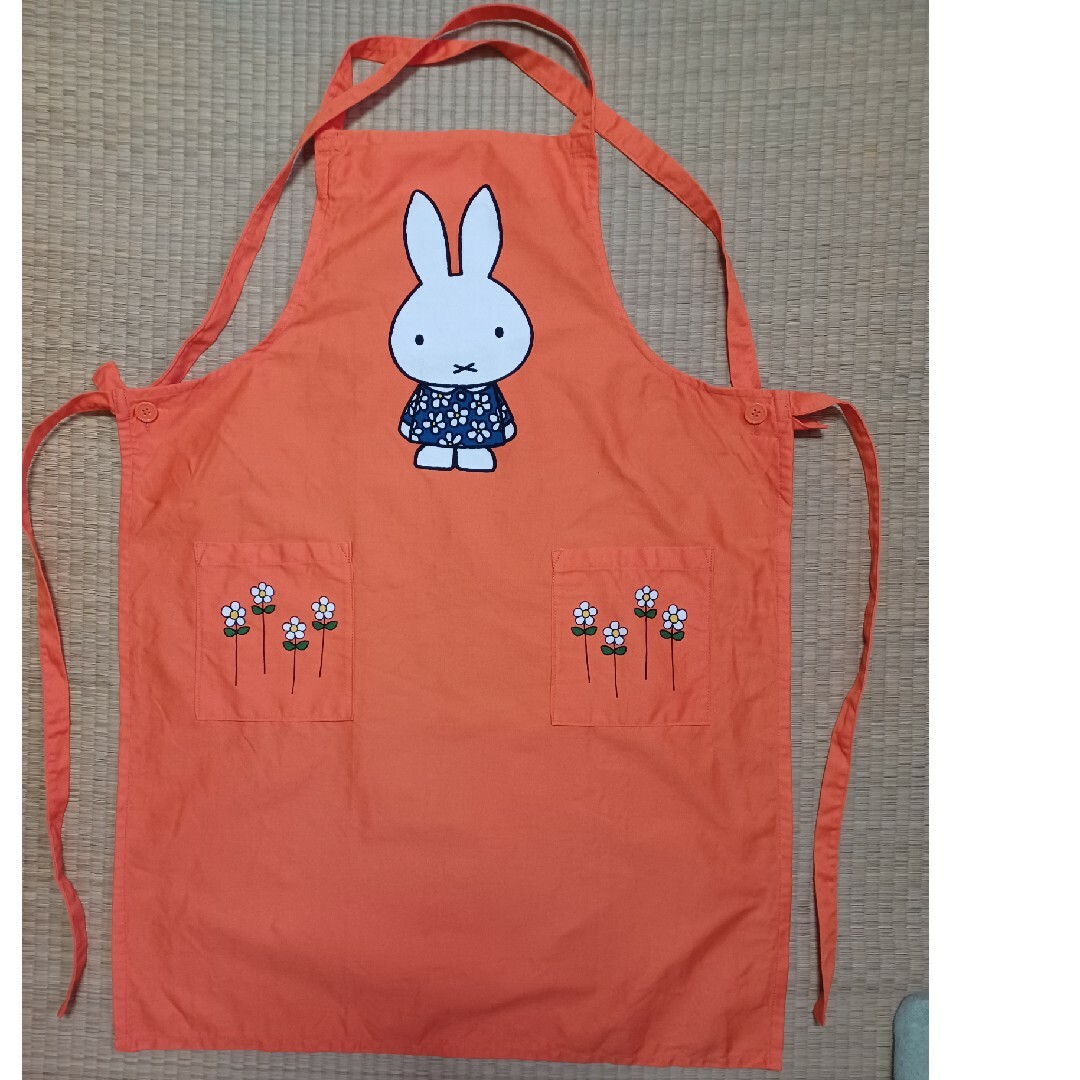 miffy(ミッフィー)のミッフィー　エプロン　ジュニア　140㎝ エンタメ/ホビーのアニメグッズ(その他)の商品写真