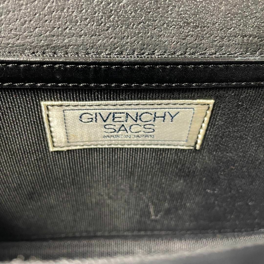 GIVENCHY(ジバンシィ)の【美品・保存袋付】ジバンシー　ゴールドロゴ　スエード　チェーンショルダーバッグ レディースのバッグ(ショルダーバッグ)の商品写真