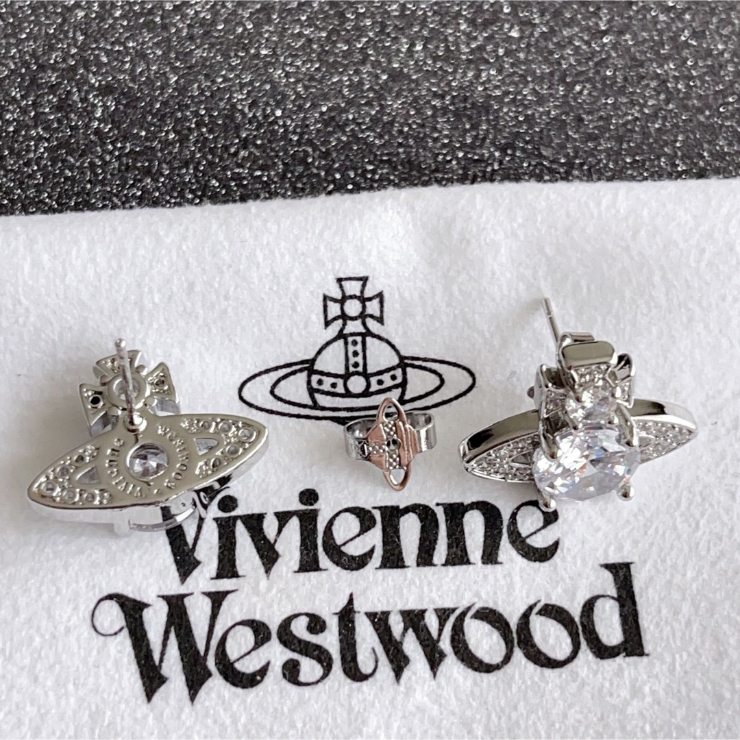 Vivienne Westwood(ヴィヴィアンウエストウッド)のヴィヴィアンウエストウッド　ピアス　シルバー レディースのアクセサリー(ピアス)の商品写真