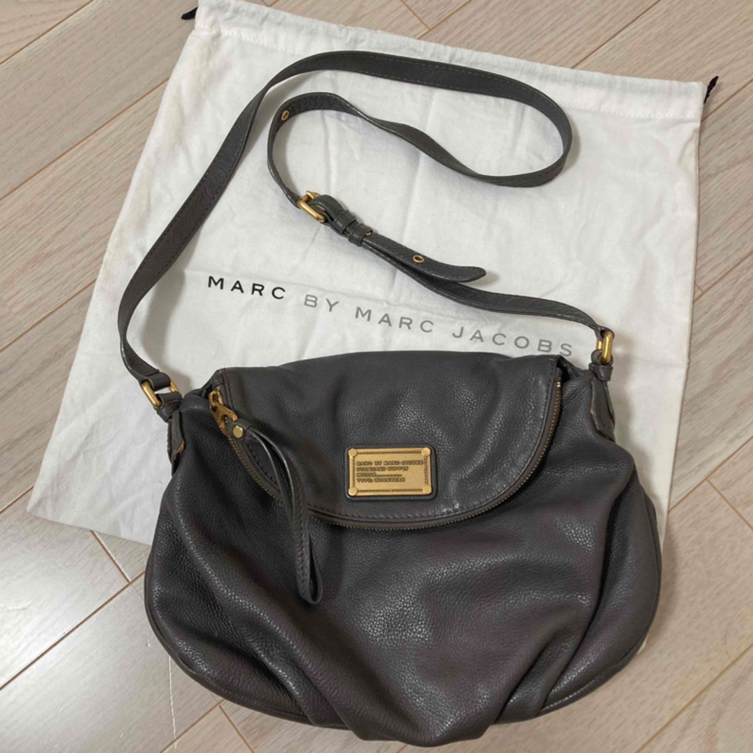 MARC BY MARC JACOBS(マークバイマークジェイコブス)のマークバイマークジェイコブス　限定色　斜めがけバッグ レディースのバッグ(ショルダーバッグ)の商品写真