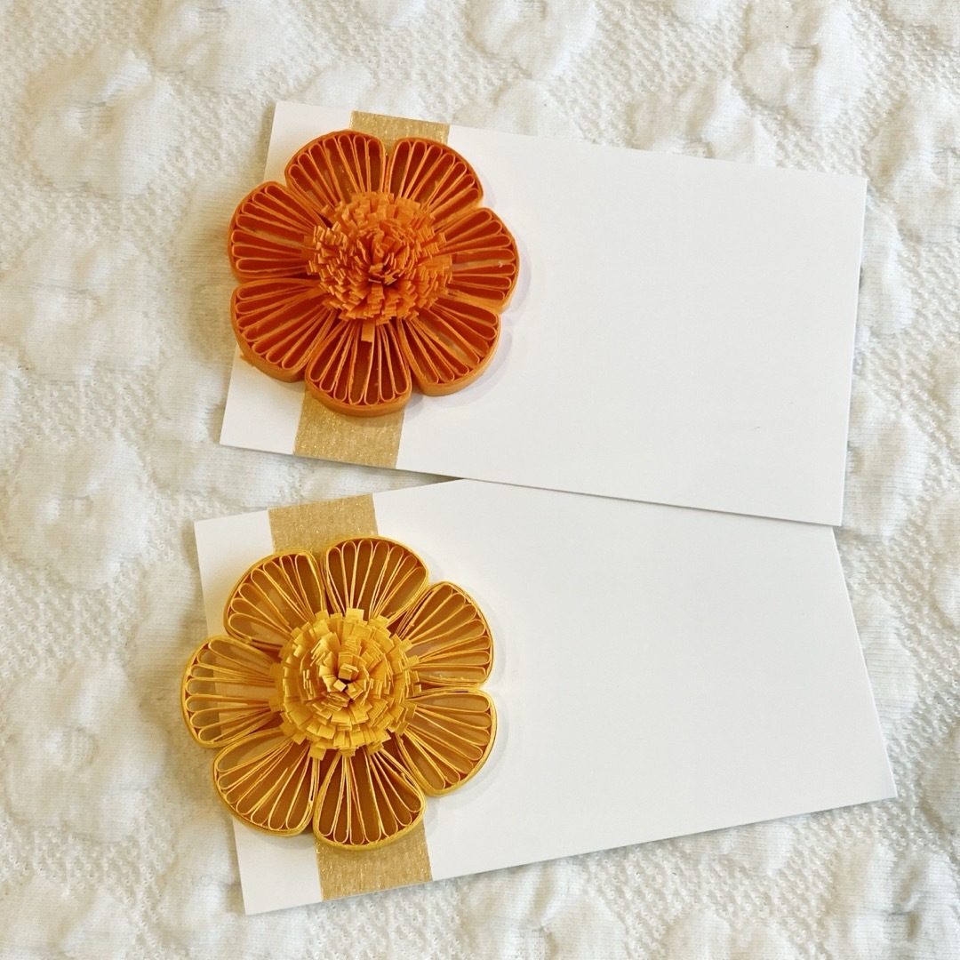 ペーパークイリング　黄色とオレンジのお花のメッセージカード 2枚セット ハンドメイドの文具/ステーショナリー(カード/レター/ラッピング)の商品写真