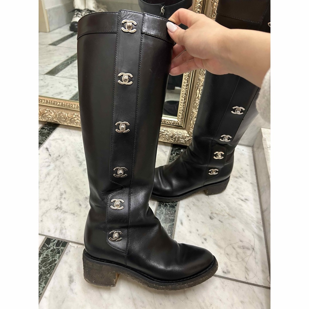 CHANEL - 美品!シャネル ターンロック ロングブーツ 35の通販 CHANEL - 美品!シャネル ターンロック ロングブーツ 35の通販