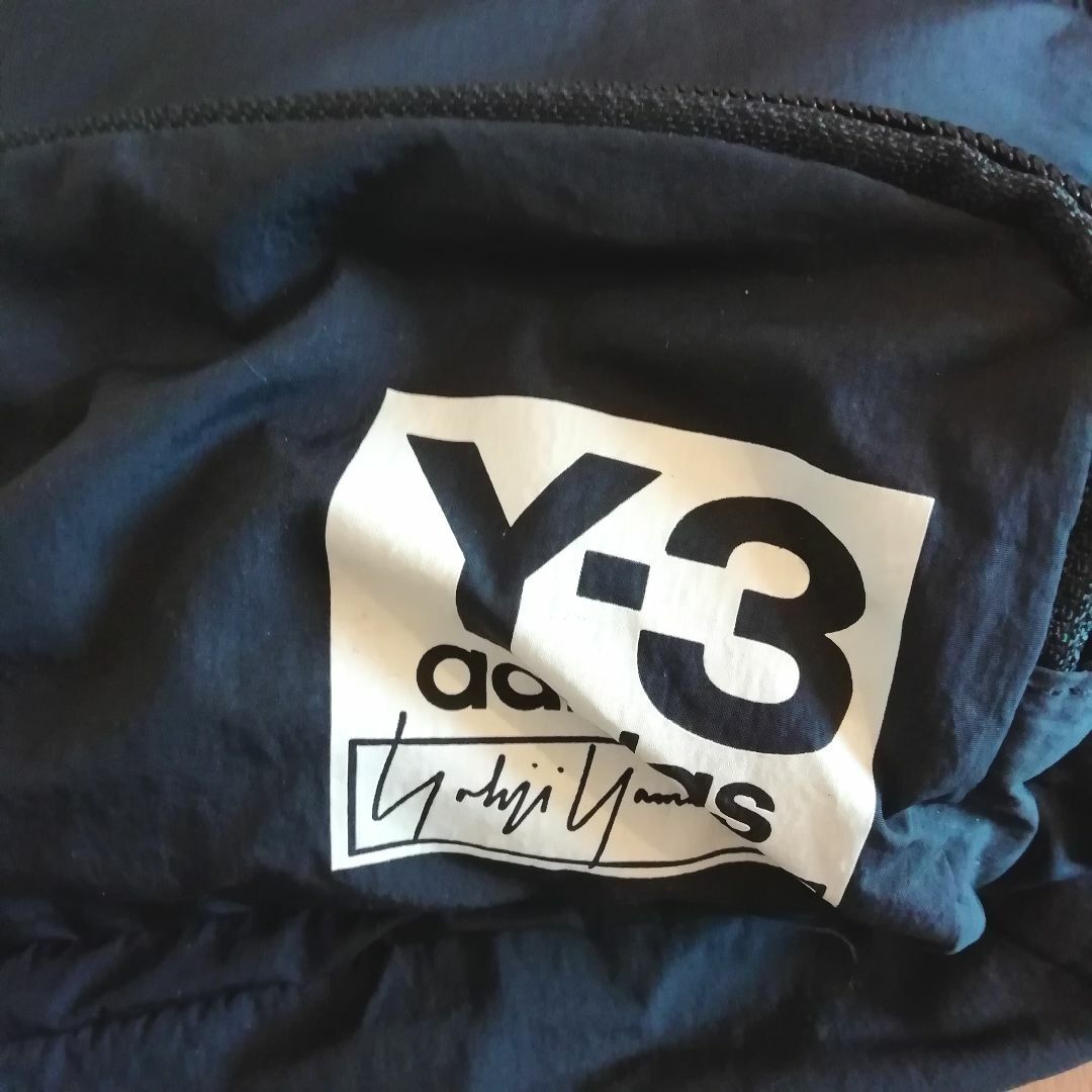 Y-3(ワイスリー)の美品 Y-3 ボディバック 2WAY ナイロン 黒 ショルダーバック リュック メンズのバッグ(ボディーバッグ)の商品写真