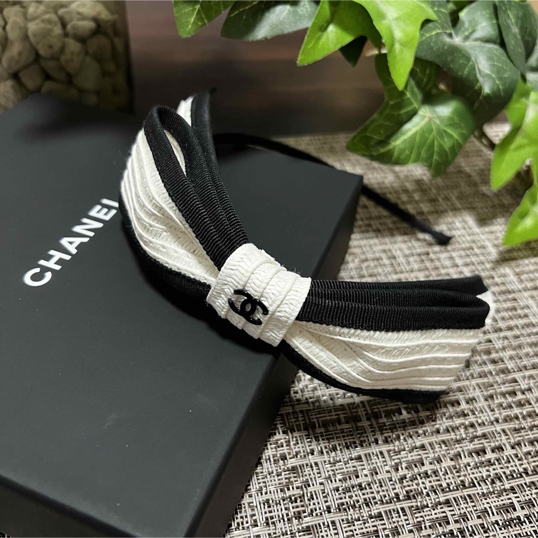 CHANEL シャネル カチューシャ リボン ホワイト 箱付き | フリマアプリ ラクマ CHANEL シャネル カチューシャ リボン ホワイト 箱付き | フリマアプリ ラクマ