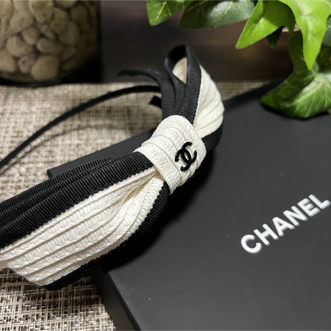 CHANEL シャネル カチューシャ リボン ホワイト 箱付き CHANEL シャネル カチューシャ リボン ホワイト 箱付き